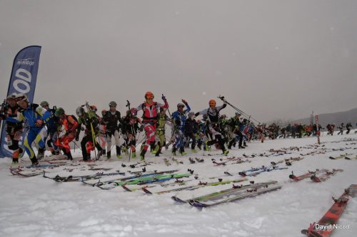 Départ d'une course de ski alpinisme à Manigod
