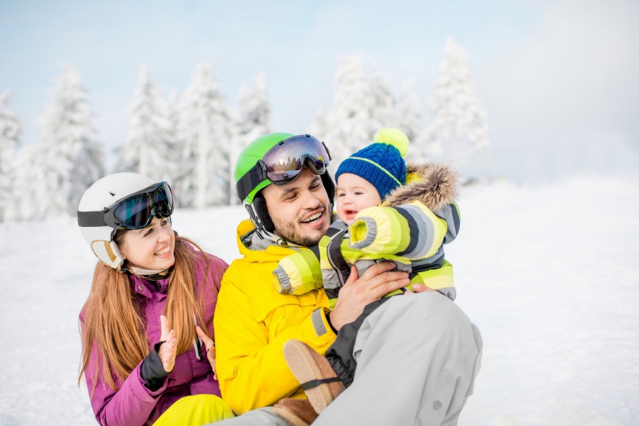 Partir au ski avec bébé : tout pour bien s'organiser